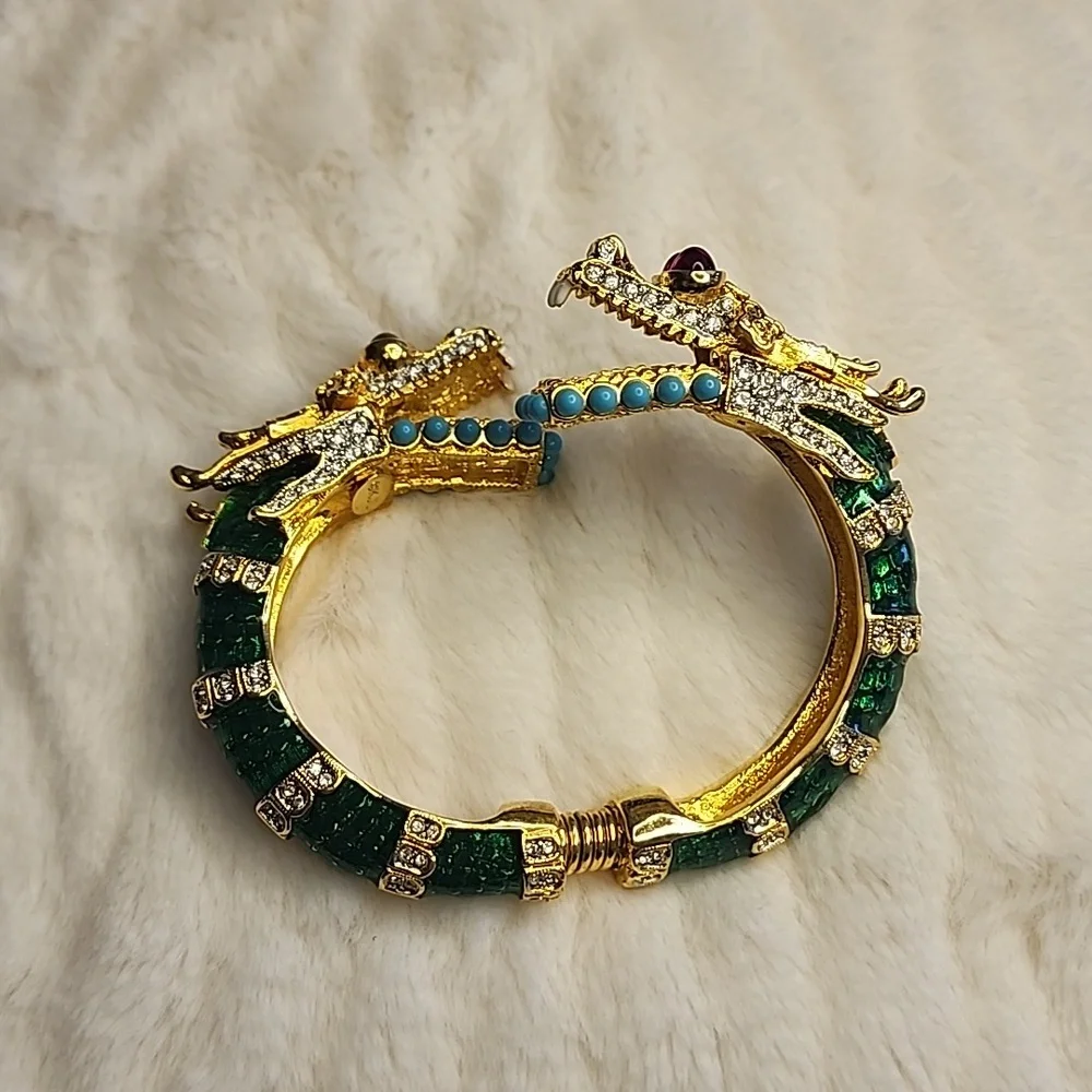 Rare KENNETH JAY LANE Green Dragon Bracelet - Picture 1 of 12